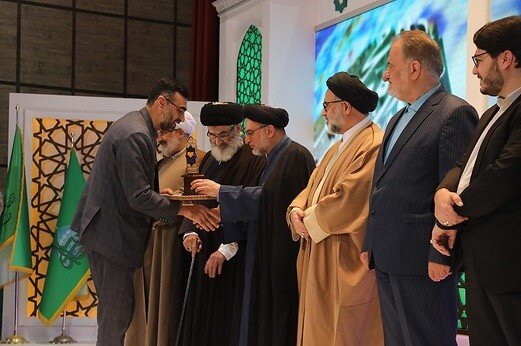برگزاری اختتامیه چهلوششمین دوره مسابقات سراسری قرآن در قم برگزاری اختتامیه چهلوششمین دوره مسابقات سراسری قرآن در قم