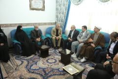 دیدار معاون رییس جمهور با خانواده ۲ شهید مدافع حرم در قم