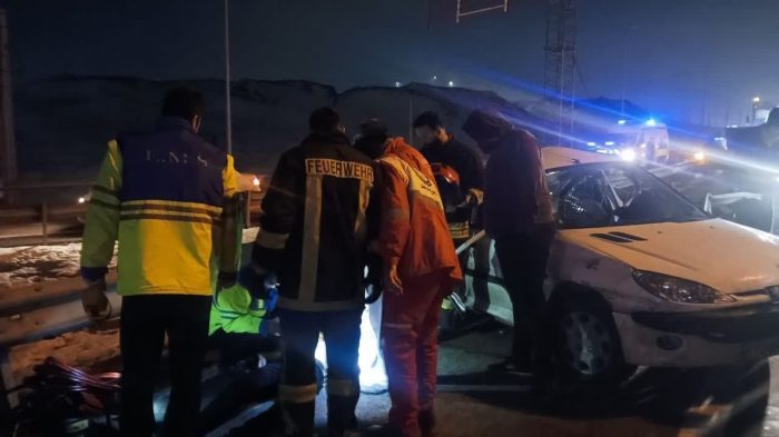 فوت ۲ نفر در تصادف آزادراه قم - تهران فوت ۲ نفر در تصادف آزادراه قم – تهران