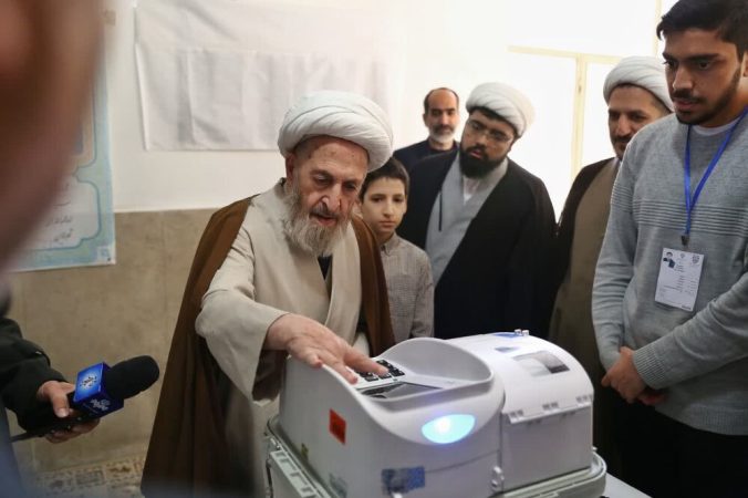 آیت الله سبحانی: حضور در انتخابات بر همگان لازم است آیت الله سبحانی: حضور در انتخابات بر همگان لازم است