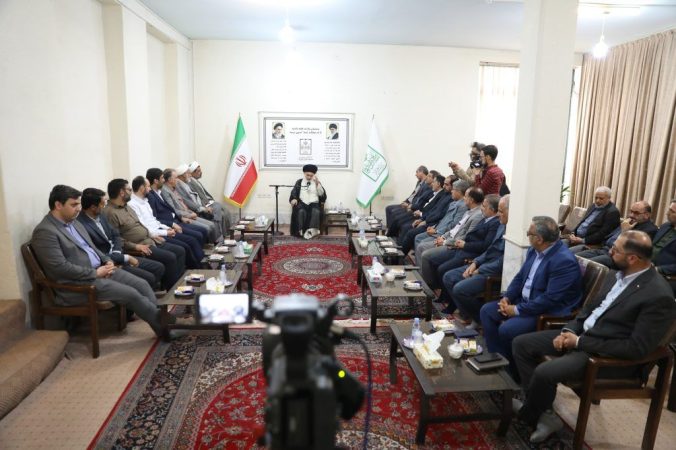 آیت الله حسینی بوشهری: جنگ امروز هویت ملی و مذهبی ما را نشانه رفتهاست آیت الله حسینی بوشهری: جنگ امروز هویت ملی و مذهبی ما را نشانه رفتهاست