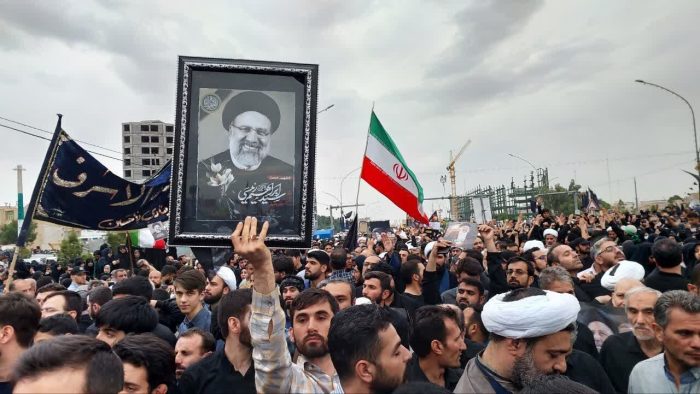 وداع با پیکر پاک شهدای خدمت در بلوار پیامبر اعظم(ص) قم وداع با پیکر پاک شهدای خدمت در بلوار پیامبر اعظم(ص) قم
