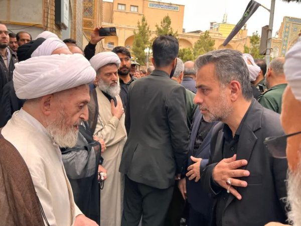 قرائت فاتحه و وداع مراجع عظام تقلید با رئیس جمهور شهید قرائت فاتحه و وداع مراجع عظام تقلید با رئیس جمهور شهید