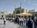 حضور پرشور مردم در پای صندوق‌های رأی حرم مطهر بانوی کرامت + فیلم