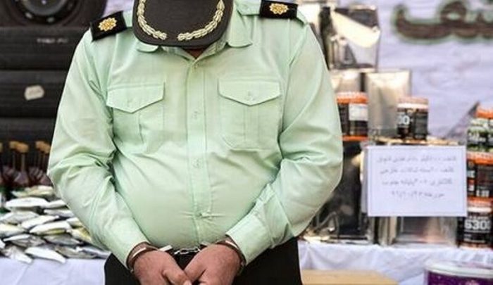 ماموران قلابی متهم به ۱۵ فقره سرقت در قم دستگیر شدند ماموران قلابی متهم به ۱۵ فقره سرقت در قم دستگیر شدند