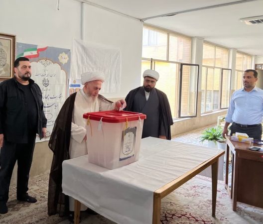 شرکت آیت الله سبحانی در انتخابات ریاست جمهوری شرکت آیت الله سبحانی در انتخابات ریاست جمهوری