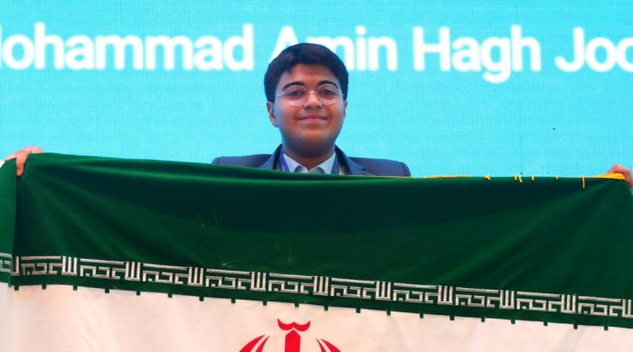 دانش آموز قمی مدال نقره المپیاد جهانی فیزیک را آن خود کرد دانش آموز قمی مدال نقره المپیاد جهانی فیزیک را آن خود کرد