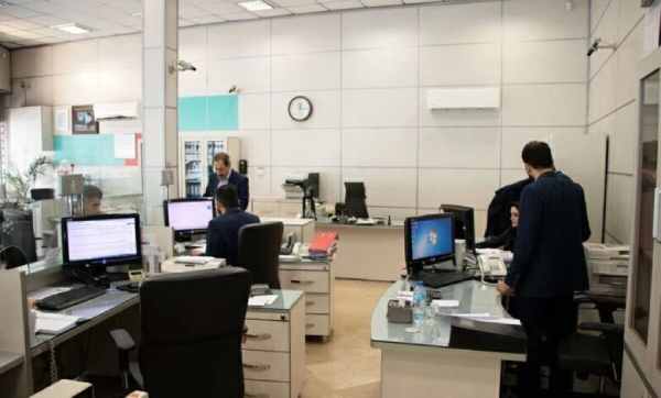 ادارات قم روز شنبه تا ساعت ۱۲ فعالیت دارند ادارات قم روز شنبه تا ساعت ۱۲ فعالیت دارند