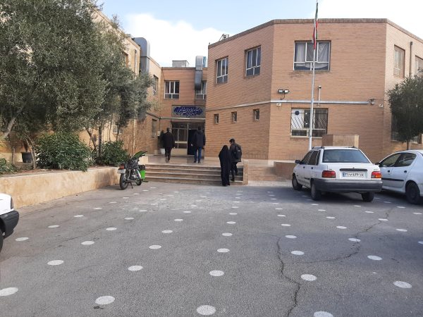آوارگی دانش آموزان با حاتم بخشی مدرسه در قم آوارگی دانش آموزان با حاتم بخشی مدرسه در قم