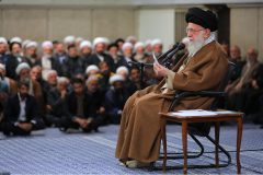 ثبت‌نام مردم قم برای دیدار با مقام معظم رهبری در ۱۱۰ مسجد انجام می شود