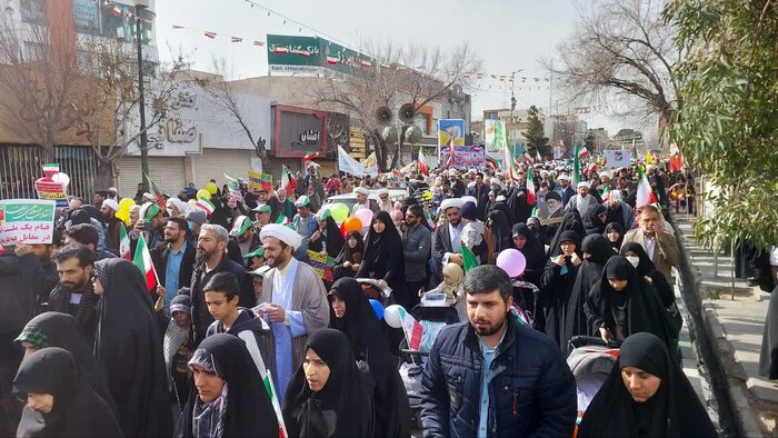 آغاز راهپیمایی چهل و ششمین سالگرد پیروزی انقلاب اسلامی در قم آغاز راهپیمایی چهل و ششمین سالگرد پیروزی انقلاب اسلامی در قم